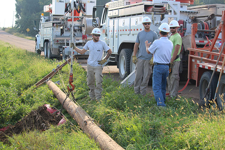 T&D_Apprentice Wrap Job_bill talking